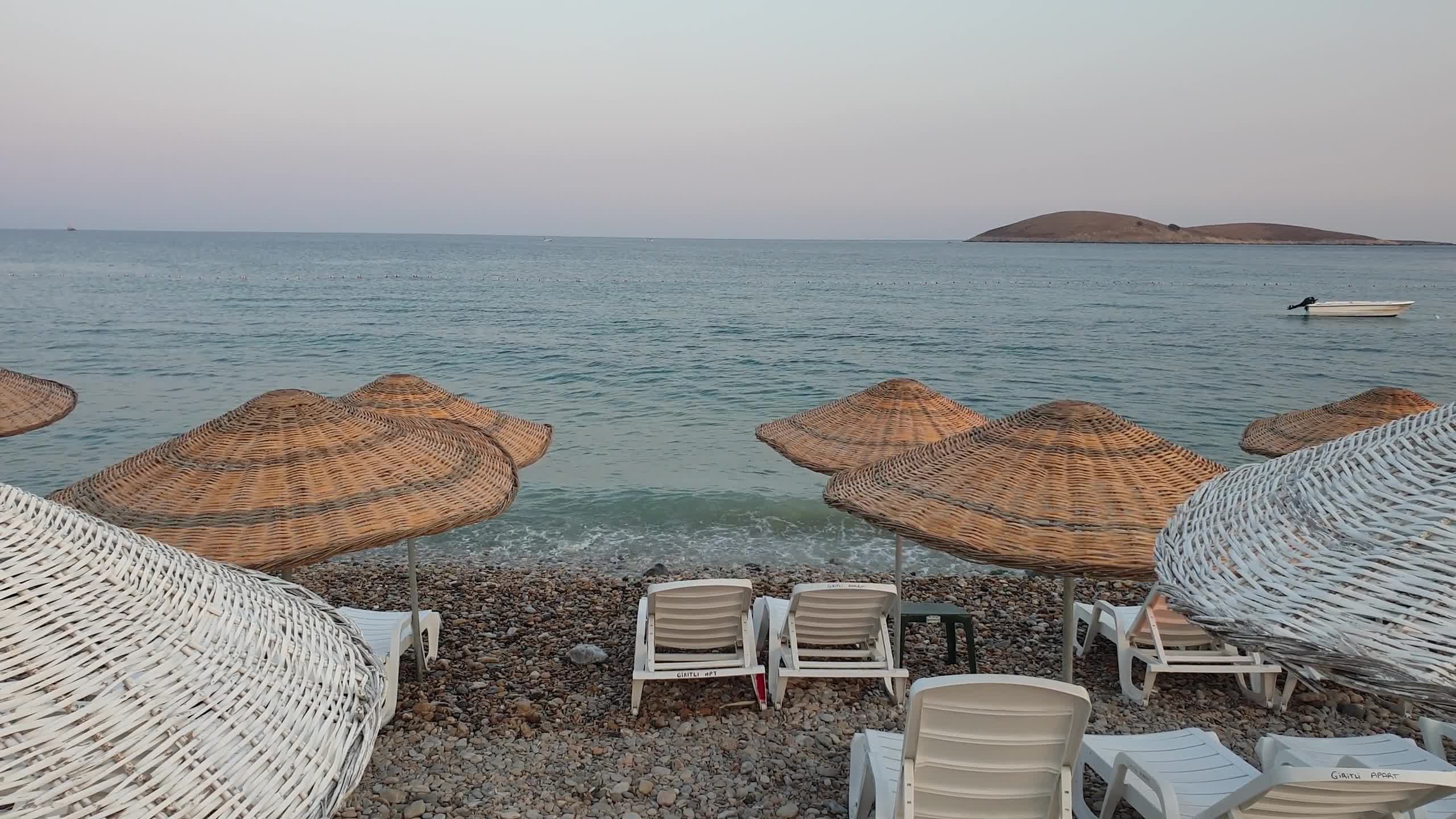 beach-uhd_3840_2160_30fps